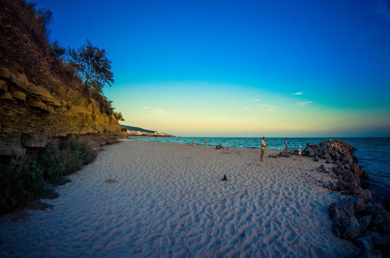 Premier Fort Beach - Premium Apartments Sveti Vlas Bagian luar foto