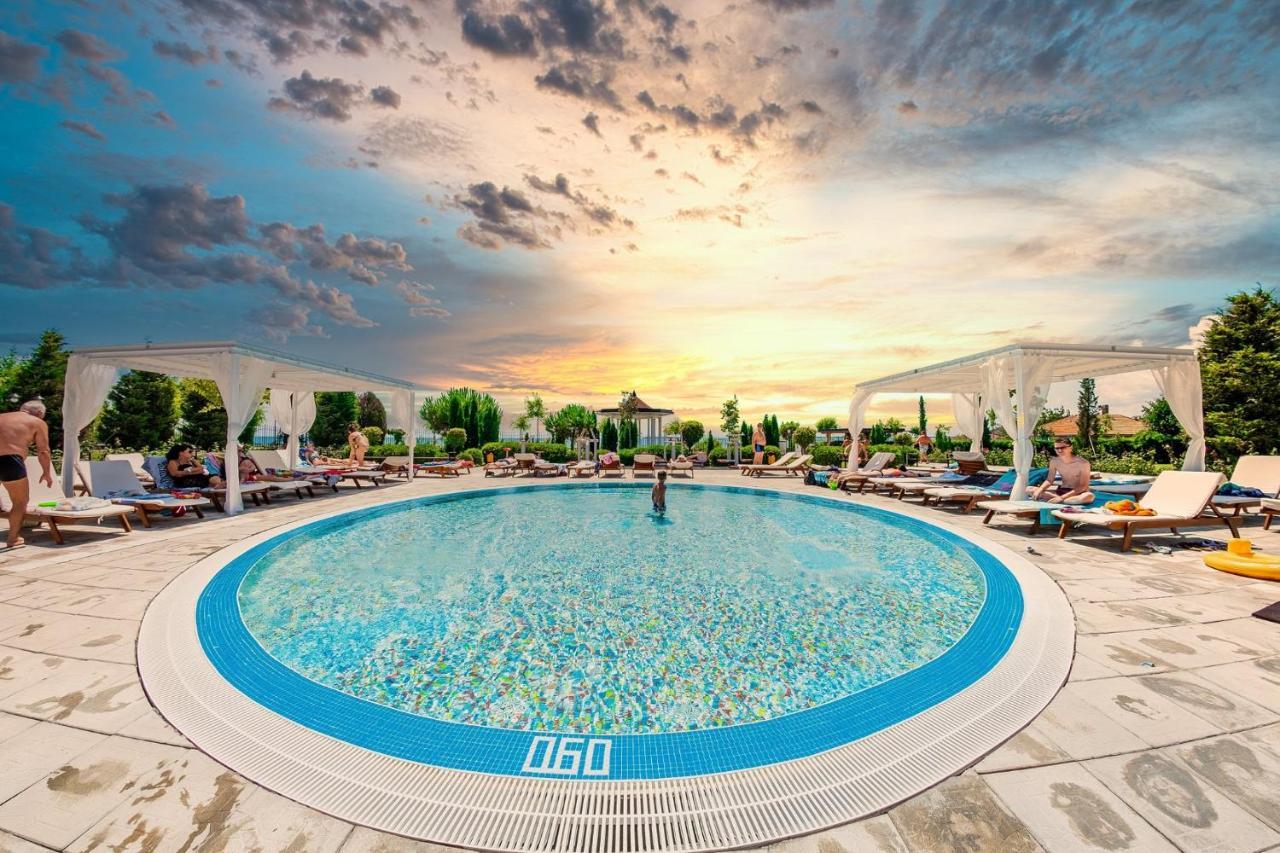 Premier Fort Beach - Premium Apartments Sveti Vlas Bagian luar foto